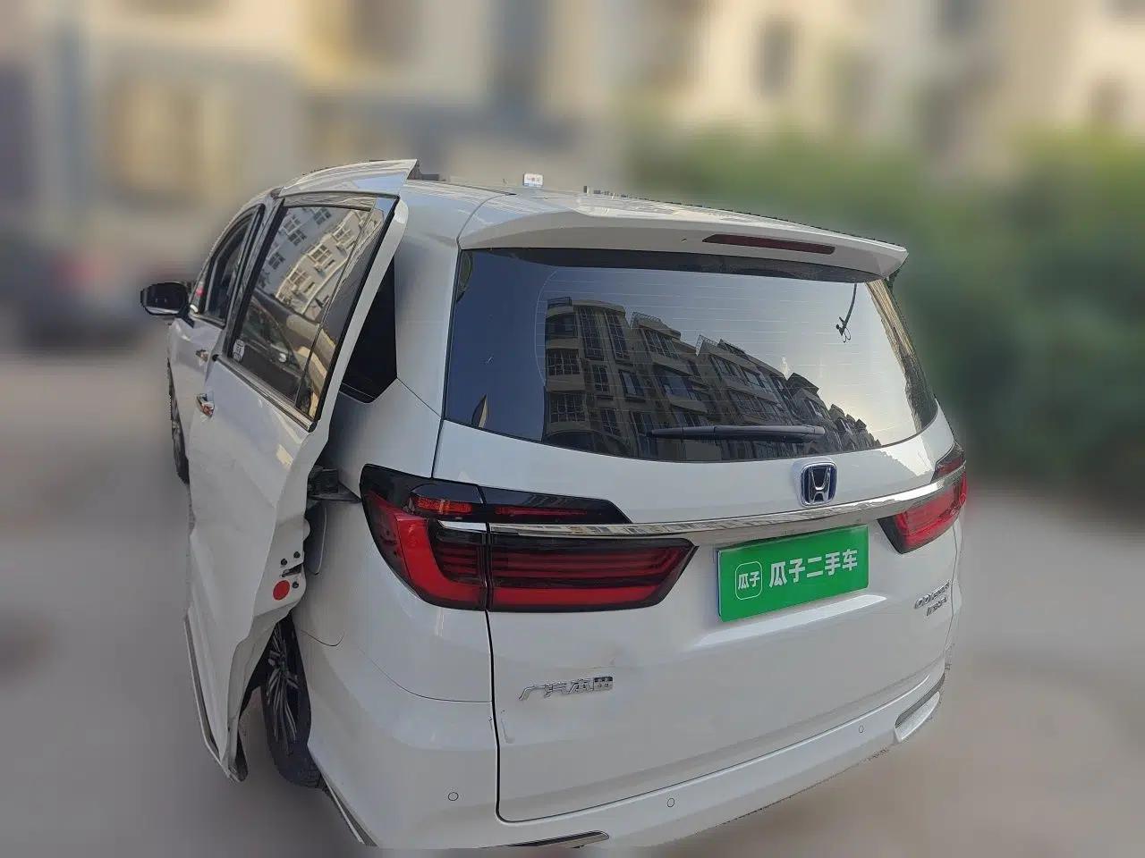 Honda Odyssey 2022 2.0L eHEV Sharp Enjoyment Edition — миниатюра 4