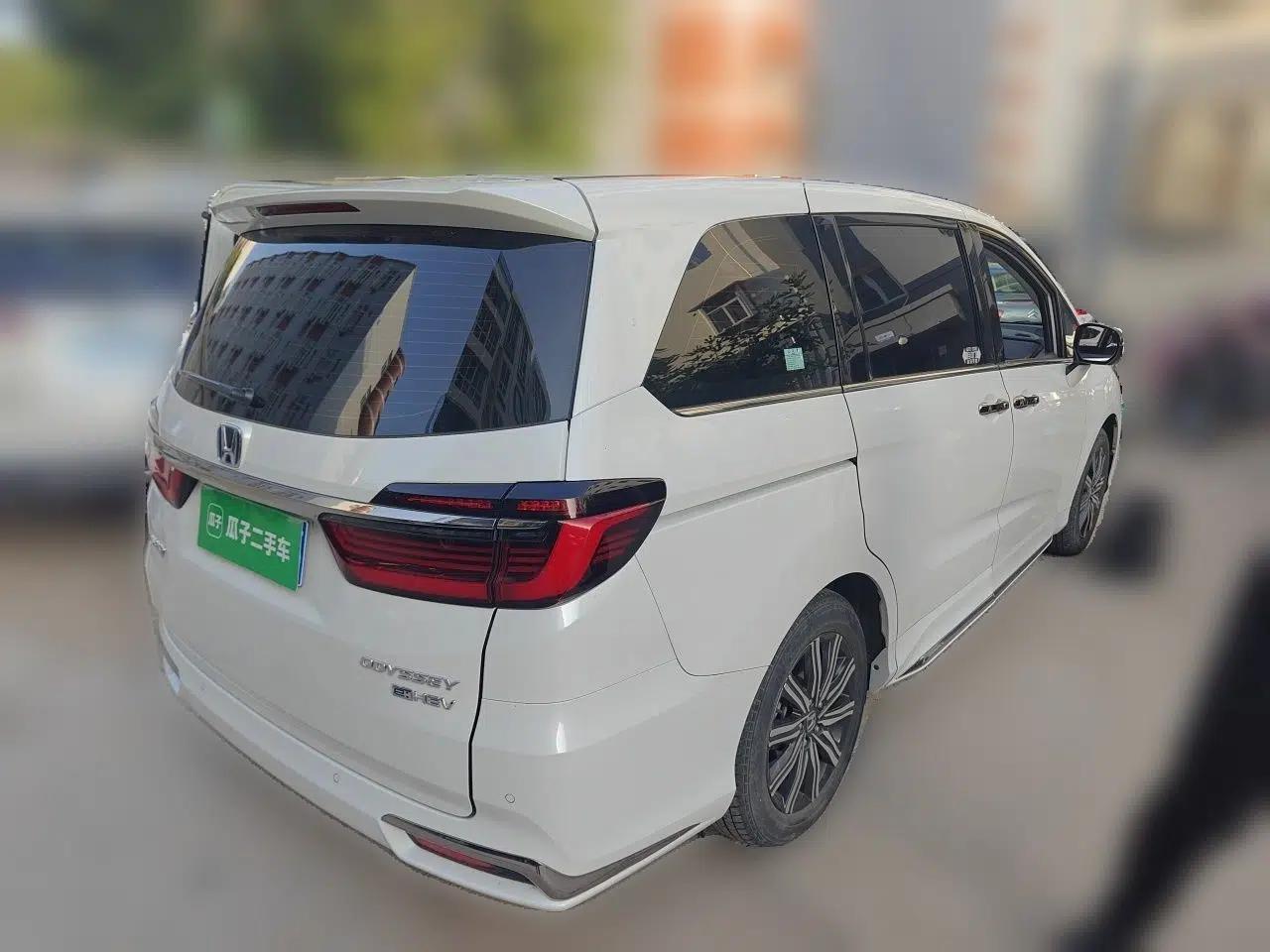 Honda Odyssey 2022 2.0L eHEV Sharp Enjoyment Edition — миниатюра 6
