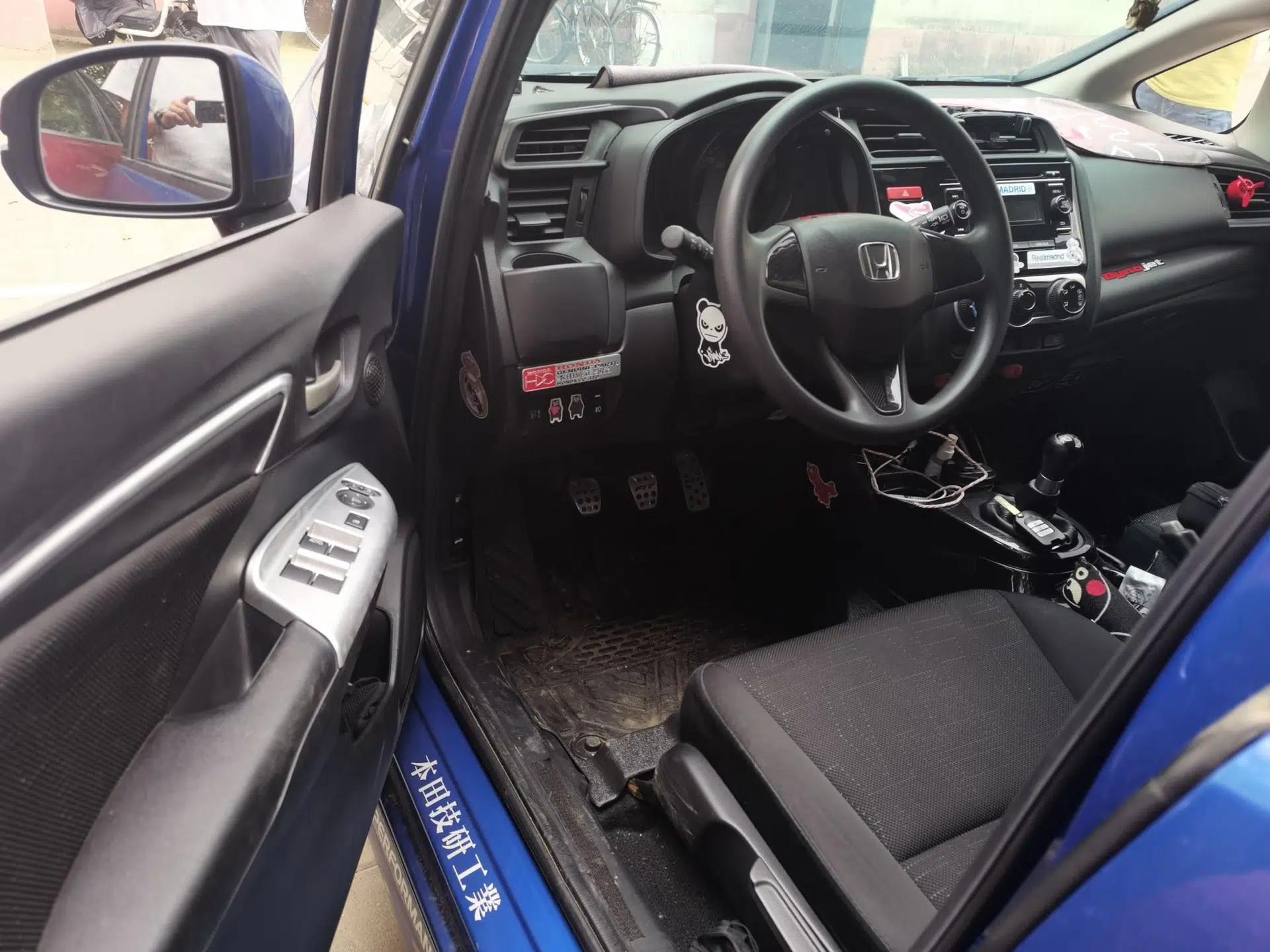 Honda Fit 2016 1.5L LX Manual Comfort Model — миниатюра 16