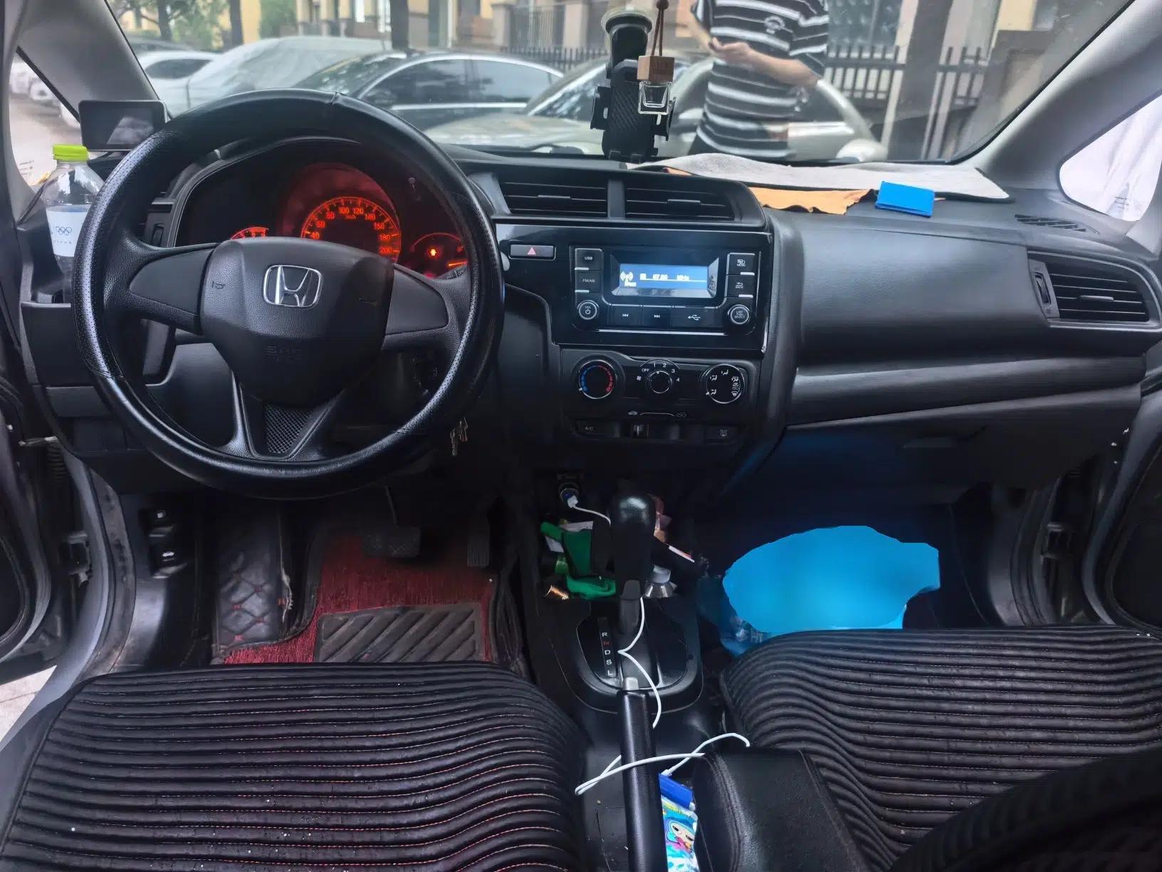 Honda Fit 2018 1.5L CVT Comfort Sunroof Version — миниатюра 9