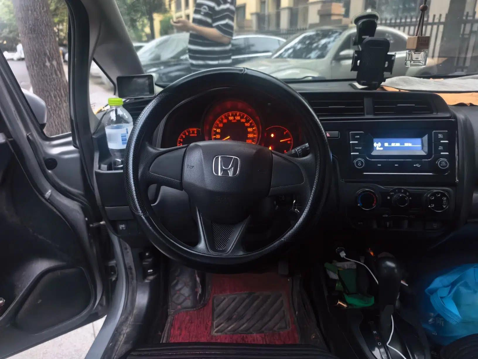 Honda Fit 2018 1.5L CVT Comfort Sunroof Version — миниатюра 10