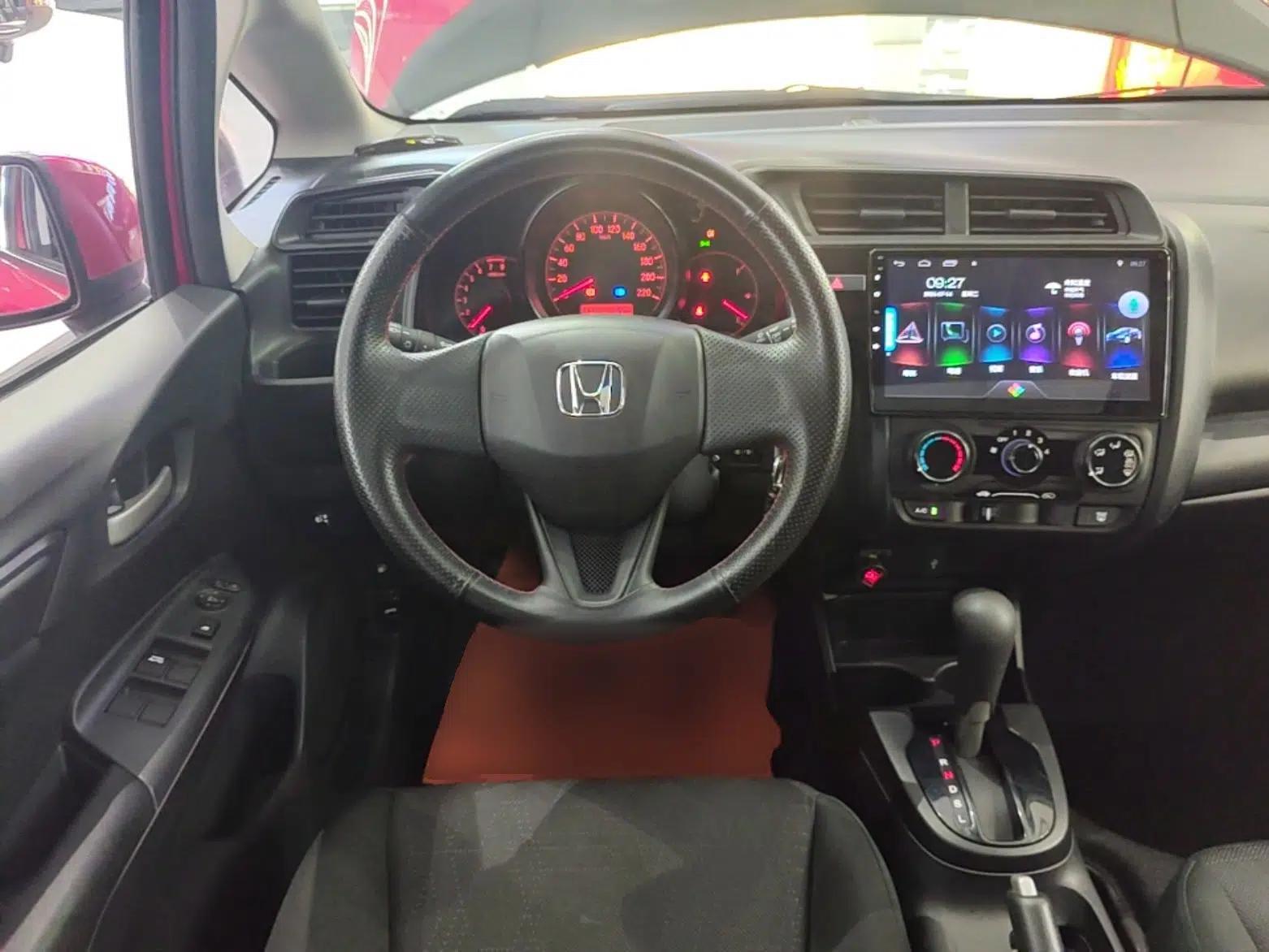 Honda Fit 2018 1.5L CVT Comfort Sunroof Version — миниатюра 13