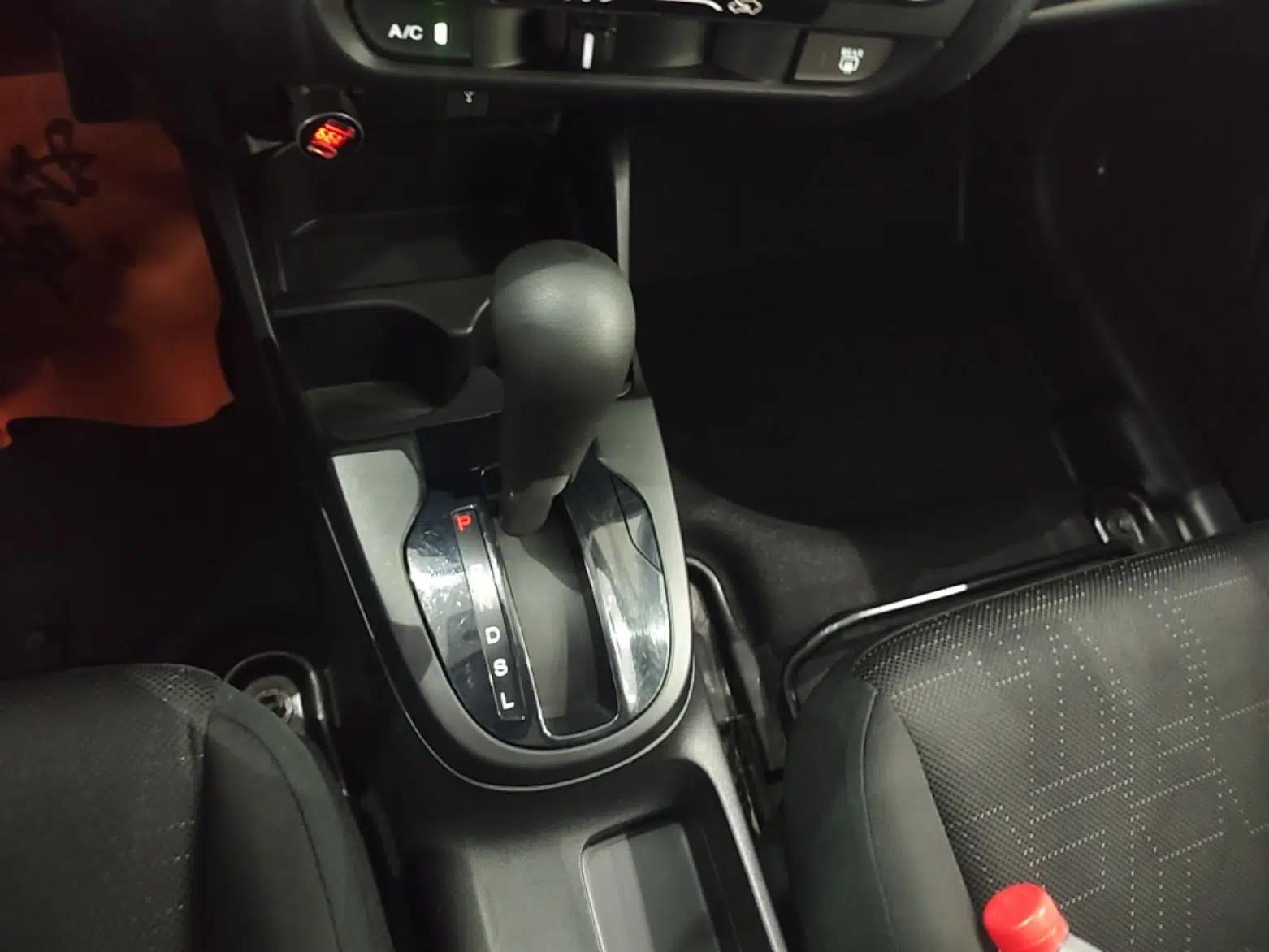 Honda Fit 2018 1.5L CVT Comfort Sunroof Version — миниатюра 16