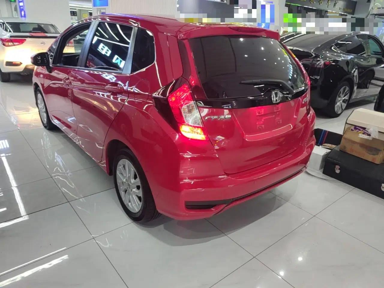 Honda Fit 2018 1.5L CVT Comfort Sunroof Version — миниатюра 4