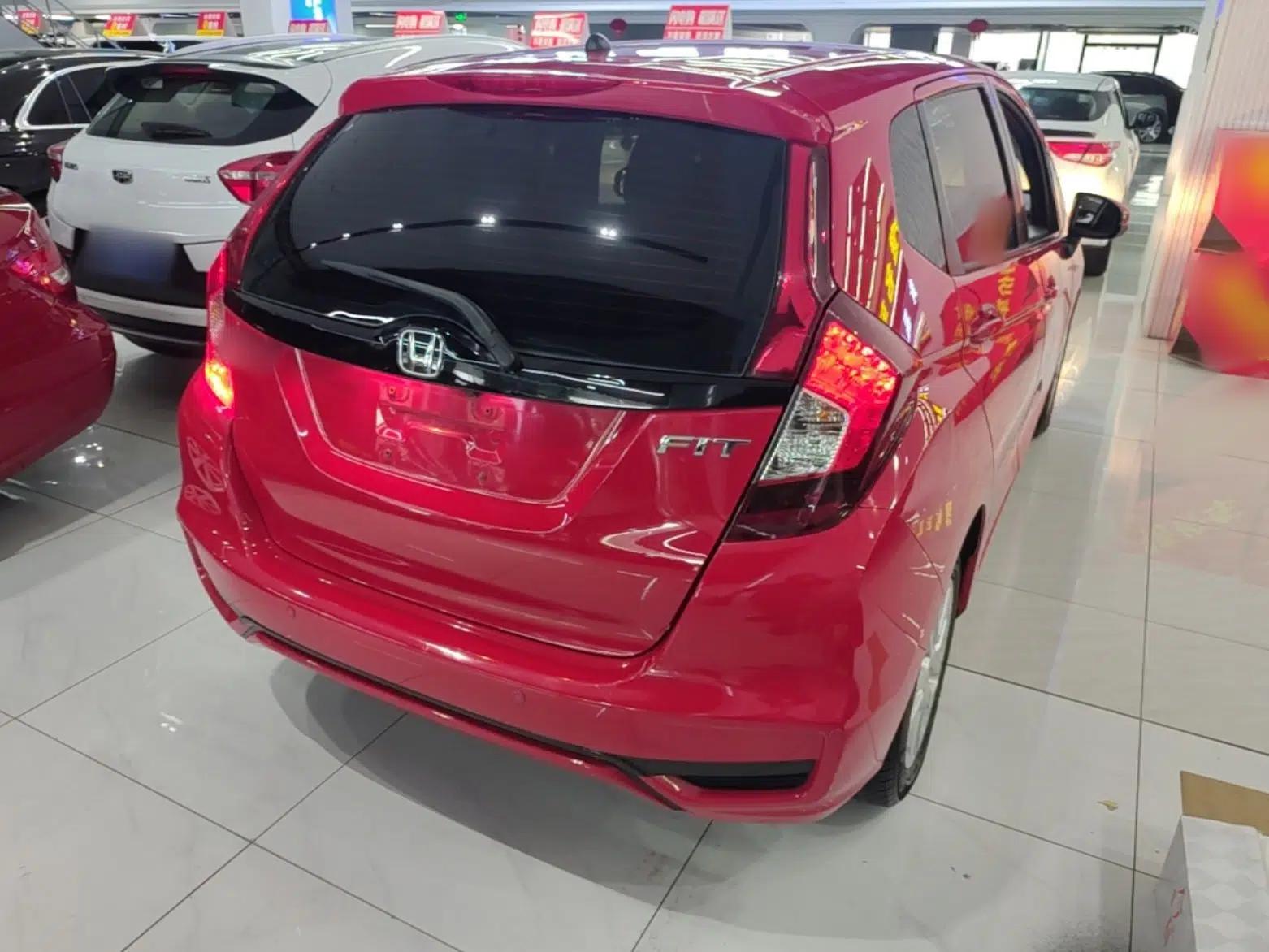Honda Fit 2018 1.5L CVT Comfort Sunroof Version — миниатюра 6