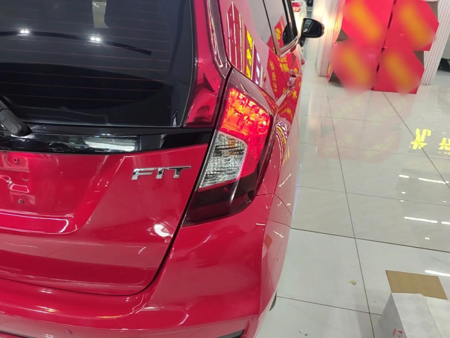 Honda Fit 2018 1.5L CVT Comfort Sunroof Version — миниатюра 9