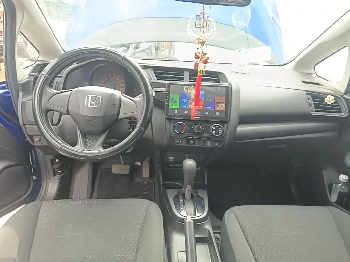Honda Fit 2018 1.5L CVT Comfort Version — миниатюра 12