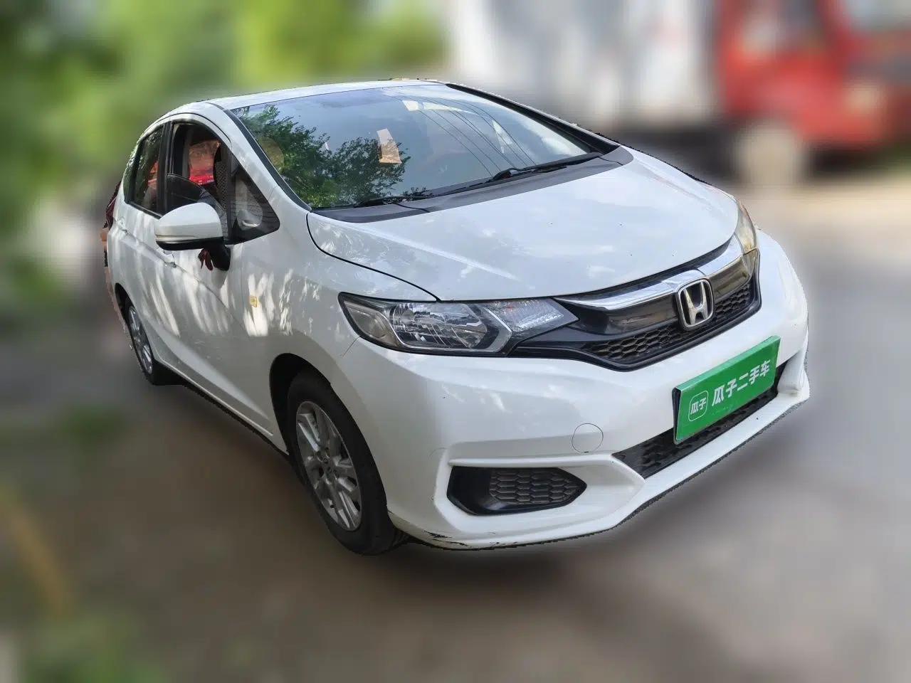 Honda Fit 2018 1.5L CVT Comfort Sunroof Version — миниатюра 3