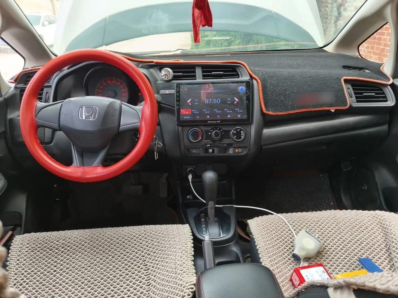 Honda Fit 2018 1.5L CVT Comfort Sunroof Version — миниатюра 9
