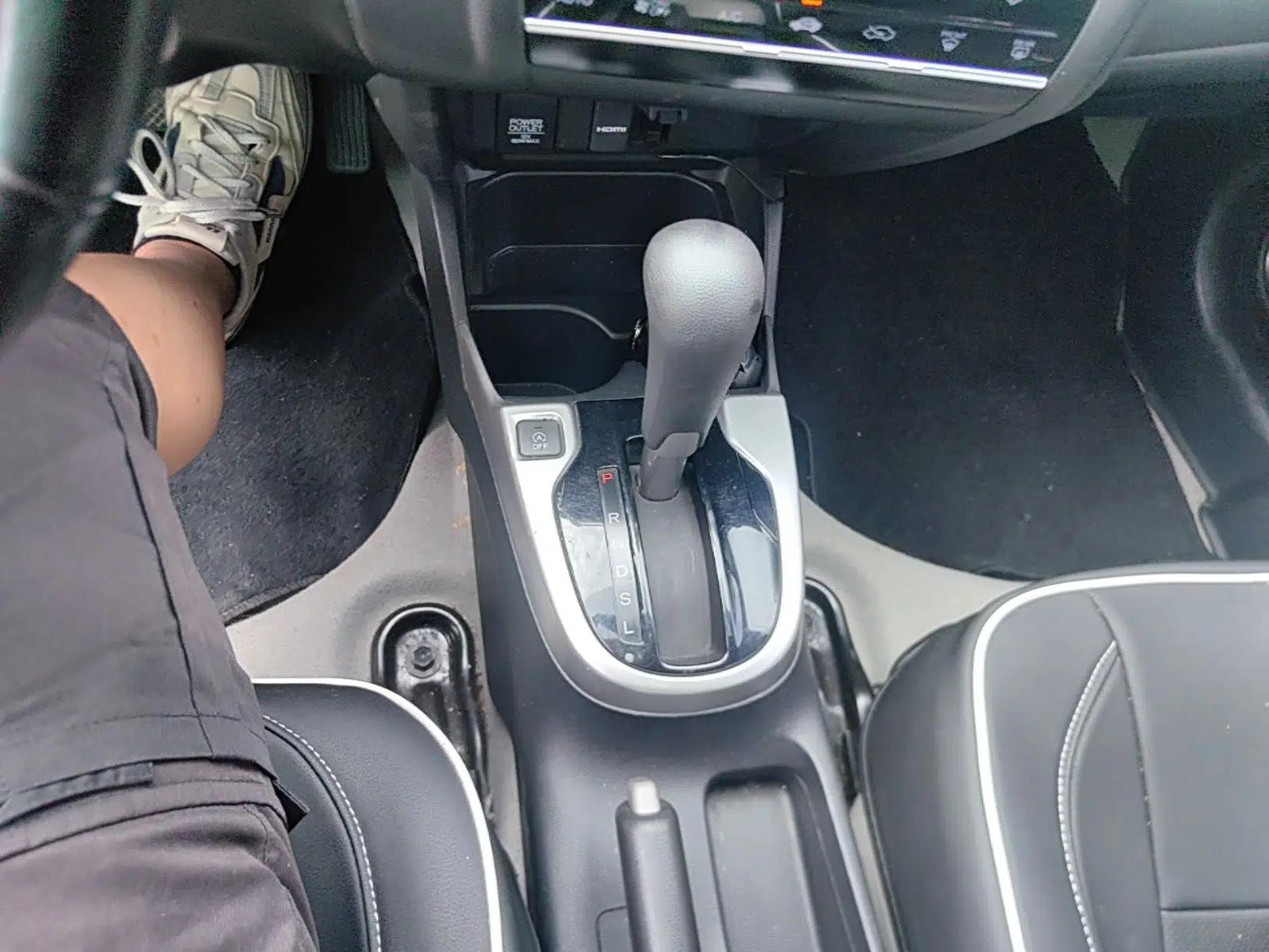Honda Fit 2014 1.5L EXLI CVT Leading Model — миниатюра 16
