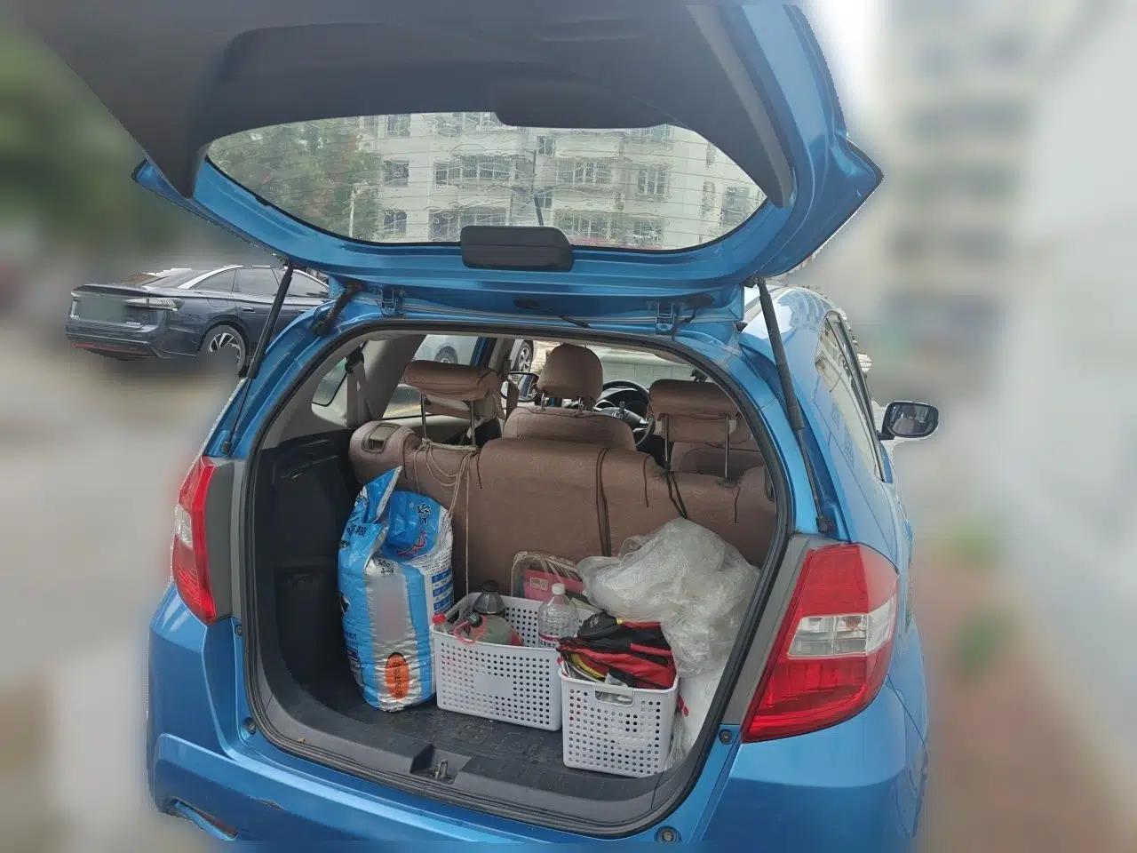 Honda Fit 2011 1.3L automatic comfort version — миниатюра 19