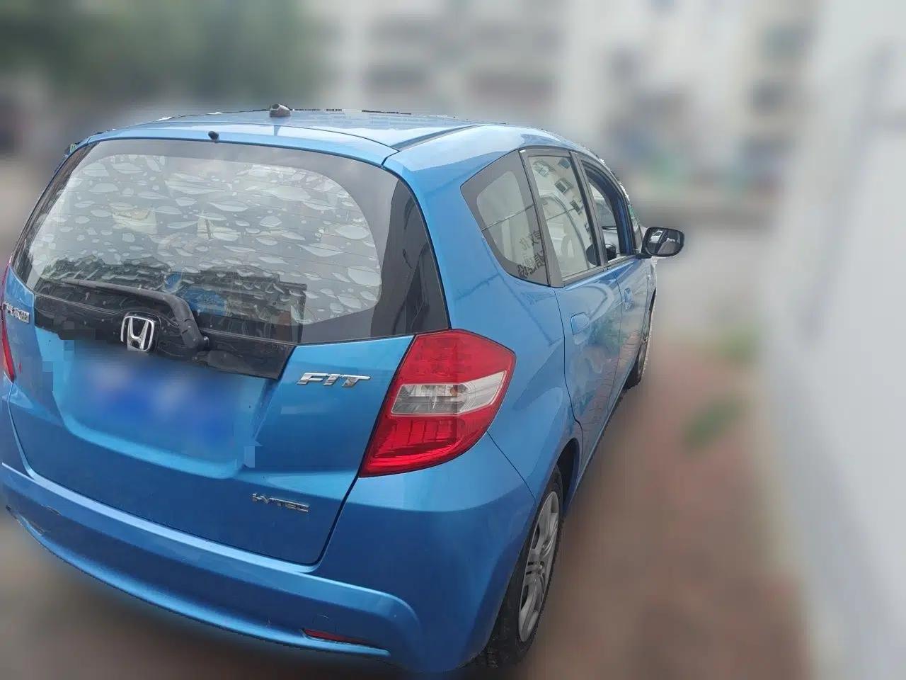 Honda Fit 2011 1.3L automatic comfort version — миниатюра 6