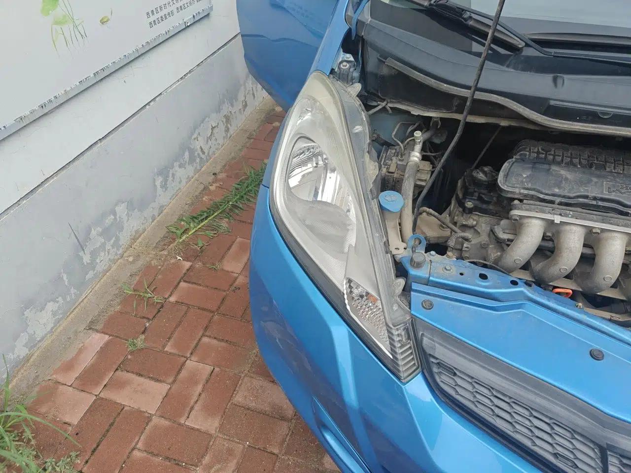 Honda Fit 2011 1.3L automatic comfort version — миниатюра 7