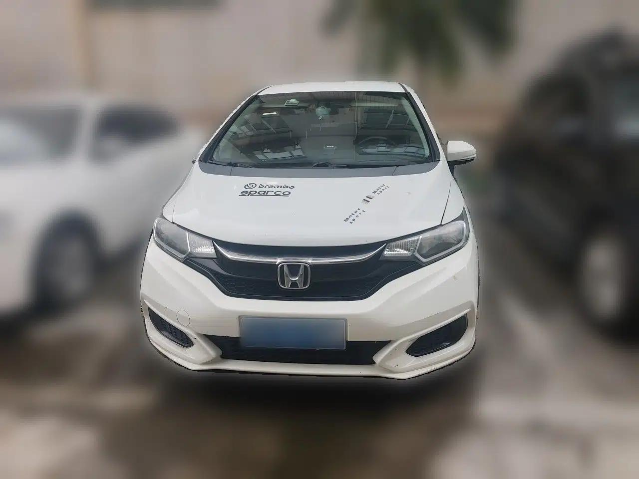 Honda Fit 2018 1.5L CVT Comfort Version — миниатюра 2