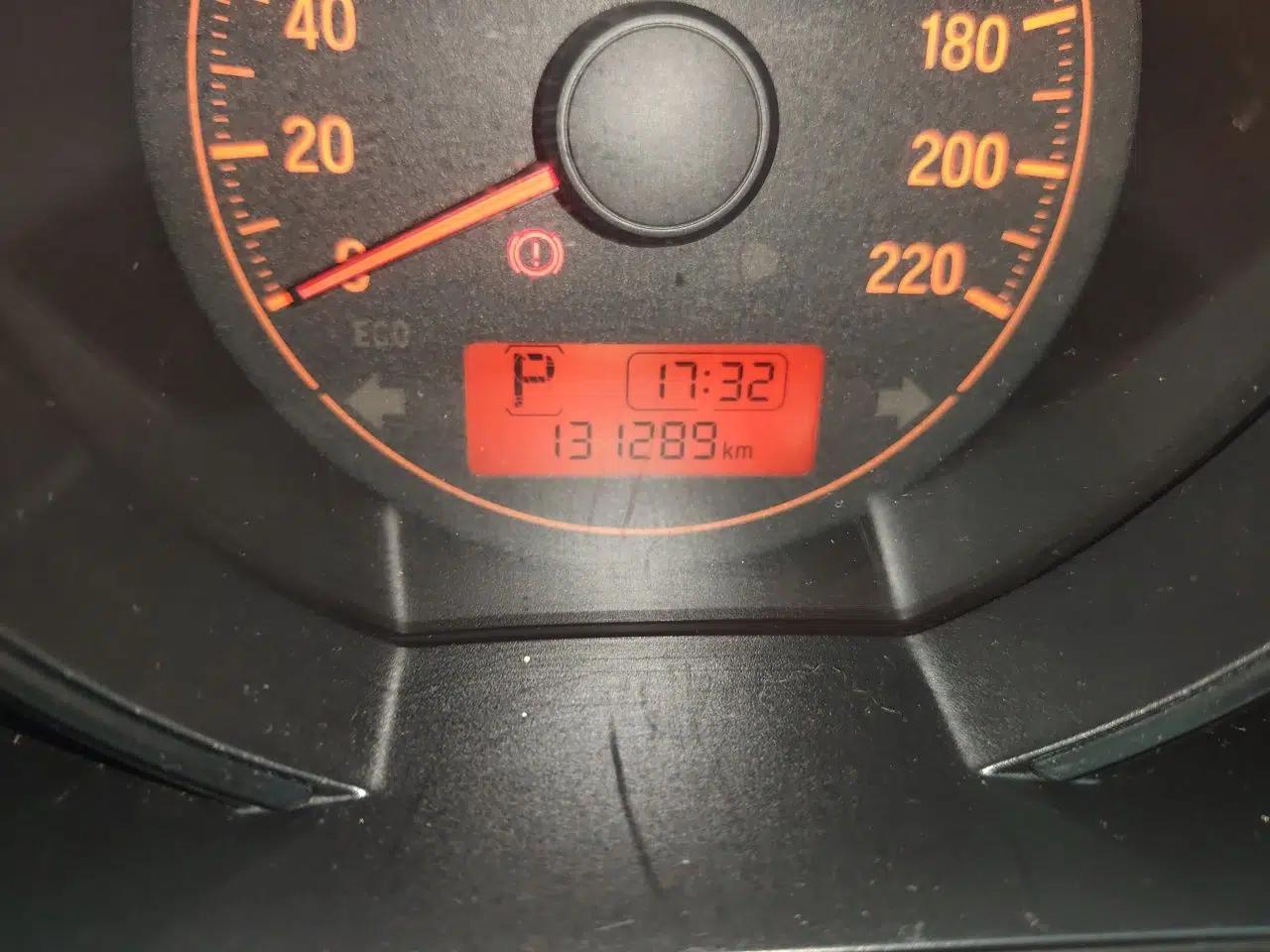 Honda Fit 2018 1.5L CVT Comfort Version — миниатюра 12