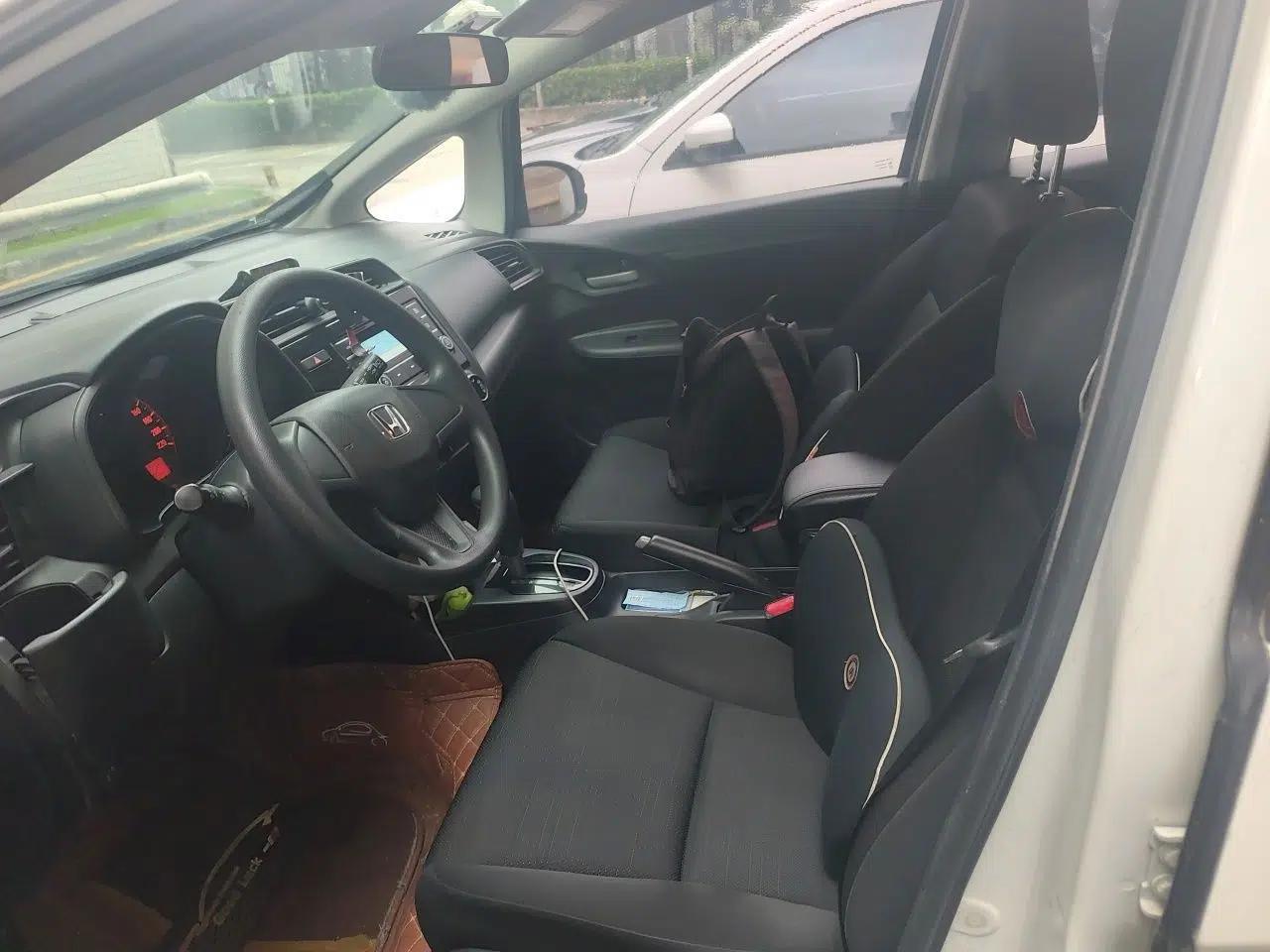 Honda Fit 2018 1.5L CVT Comfort Version — миниатюра 15