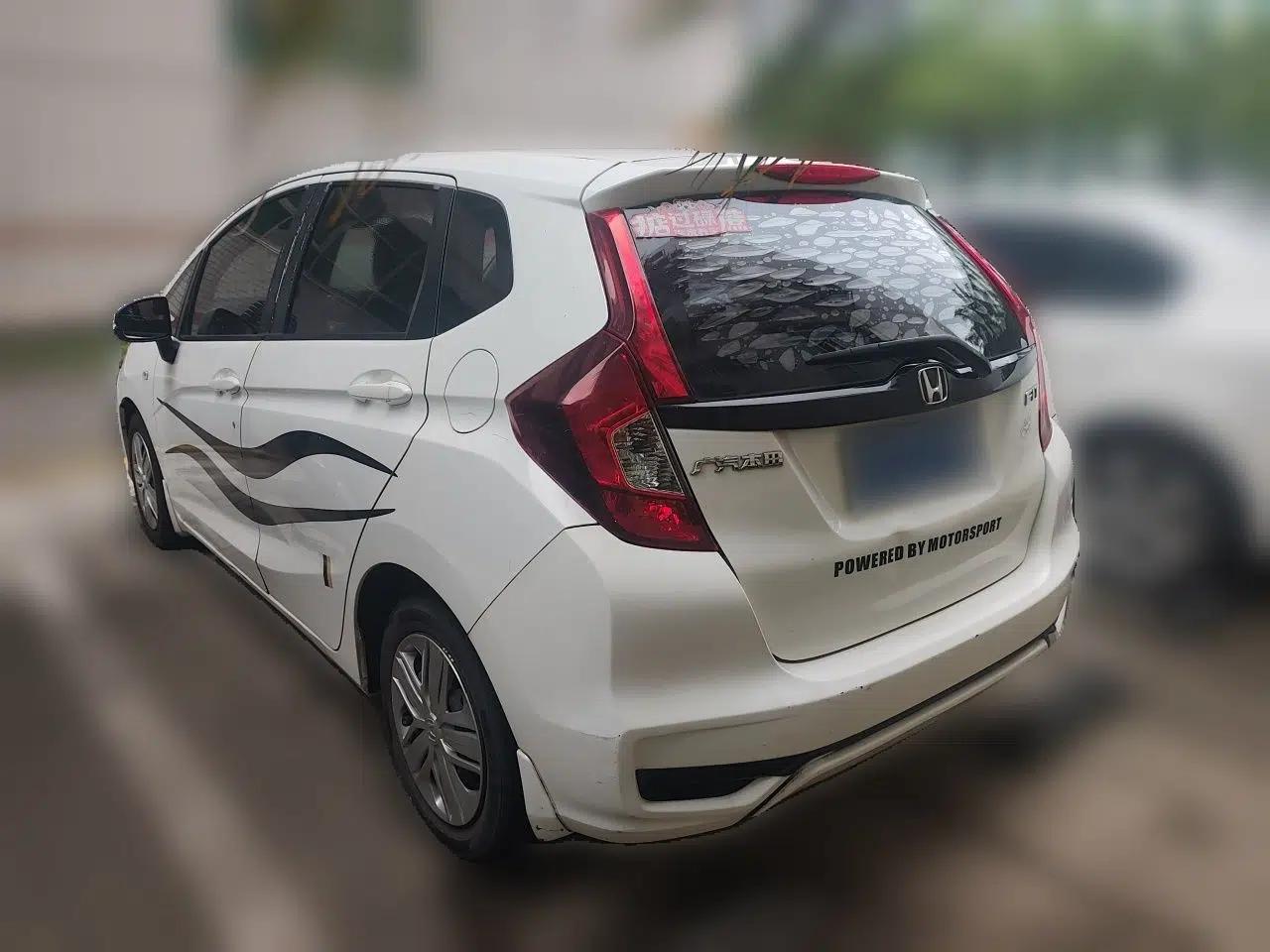 Honda Fit 2018 1.5L CVT Comfort Version — миниатюра 4