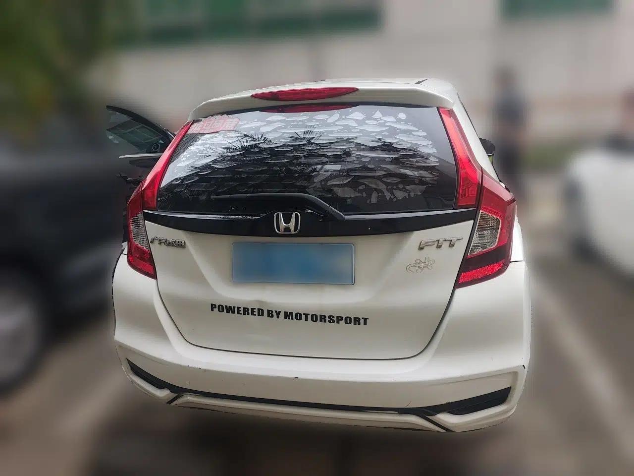 Honda Fit 2018 1.5L CVT Comfort Version — миниатюра 5