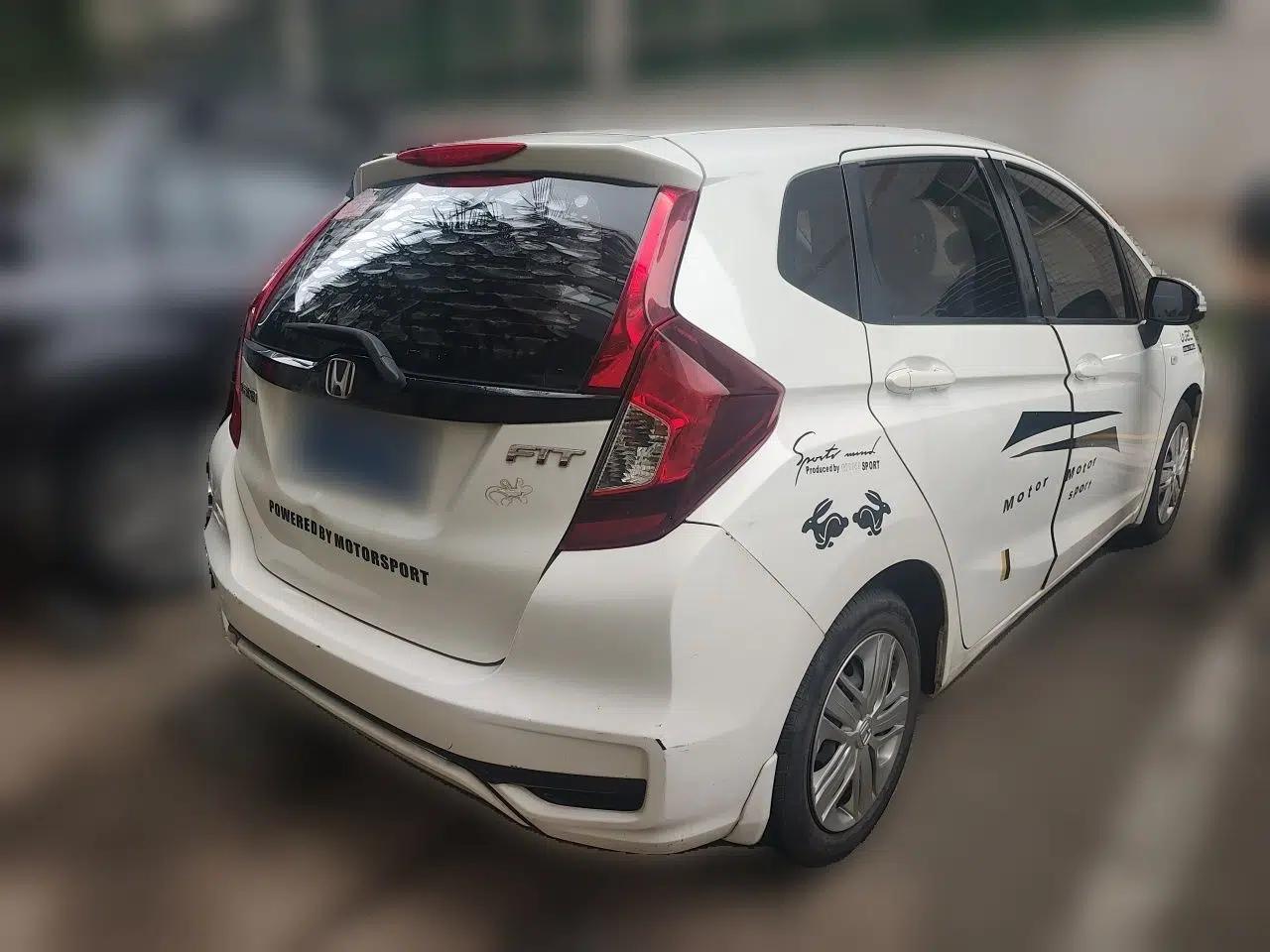 Honda Fit 2018 1.5L CVT Comfort Version — миниатюра 6