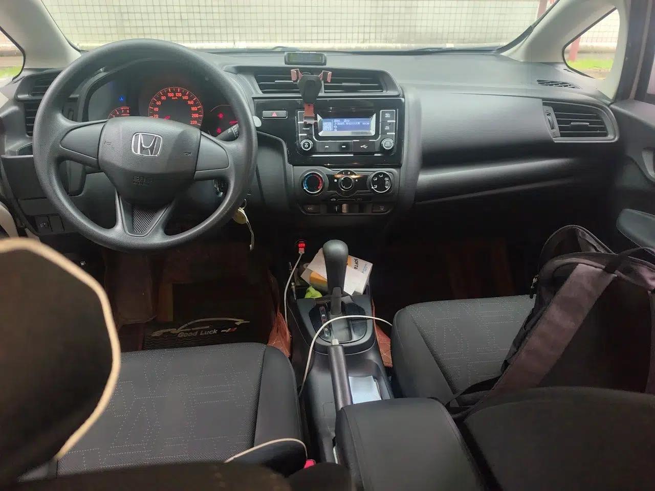 Honda Fit 2018 1.5L CVT Comfort Version — миниатюра 9
