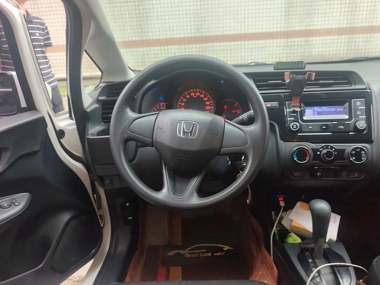 Honda Fit 2018 1.5L CVT Comfort Version — миниатюра 10
