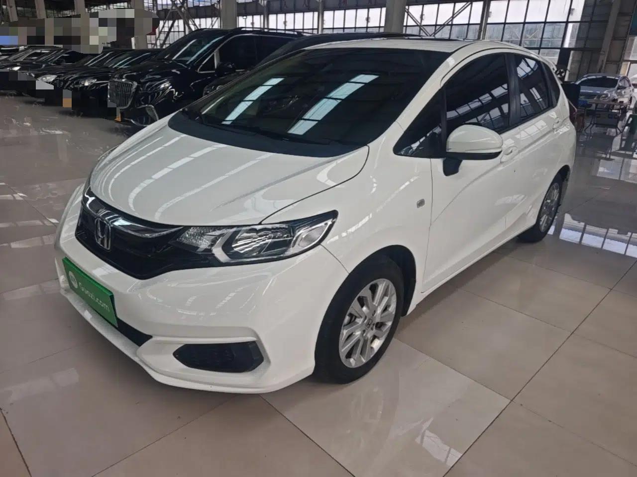 Honda Fit 2018 1.5L CVT Comfort Sunroof Version — миниатюра 1
