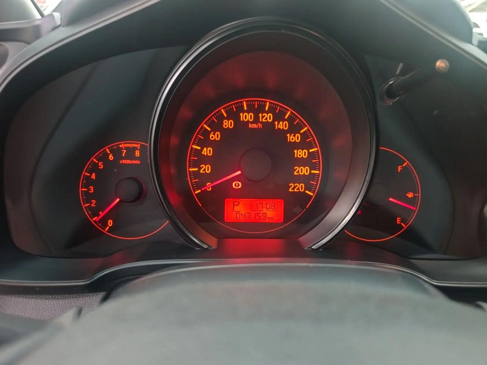 Honda Fit 2018 1.5L CVT Comfort Sunroof Version — миниатюра 14