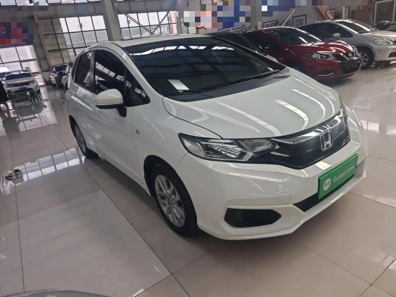 Honda Fit 2018 1.5L CVT Comfort Sunroof Version — миниатюра 3