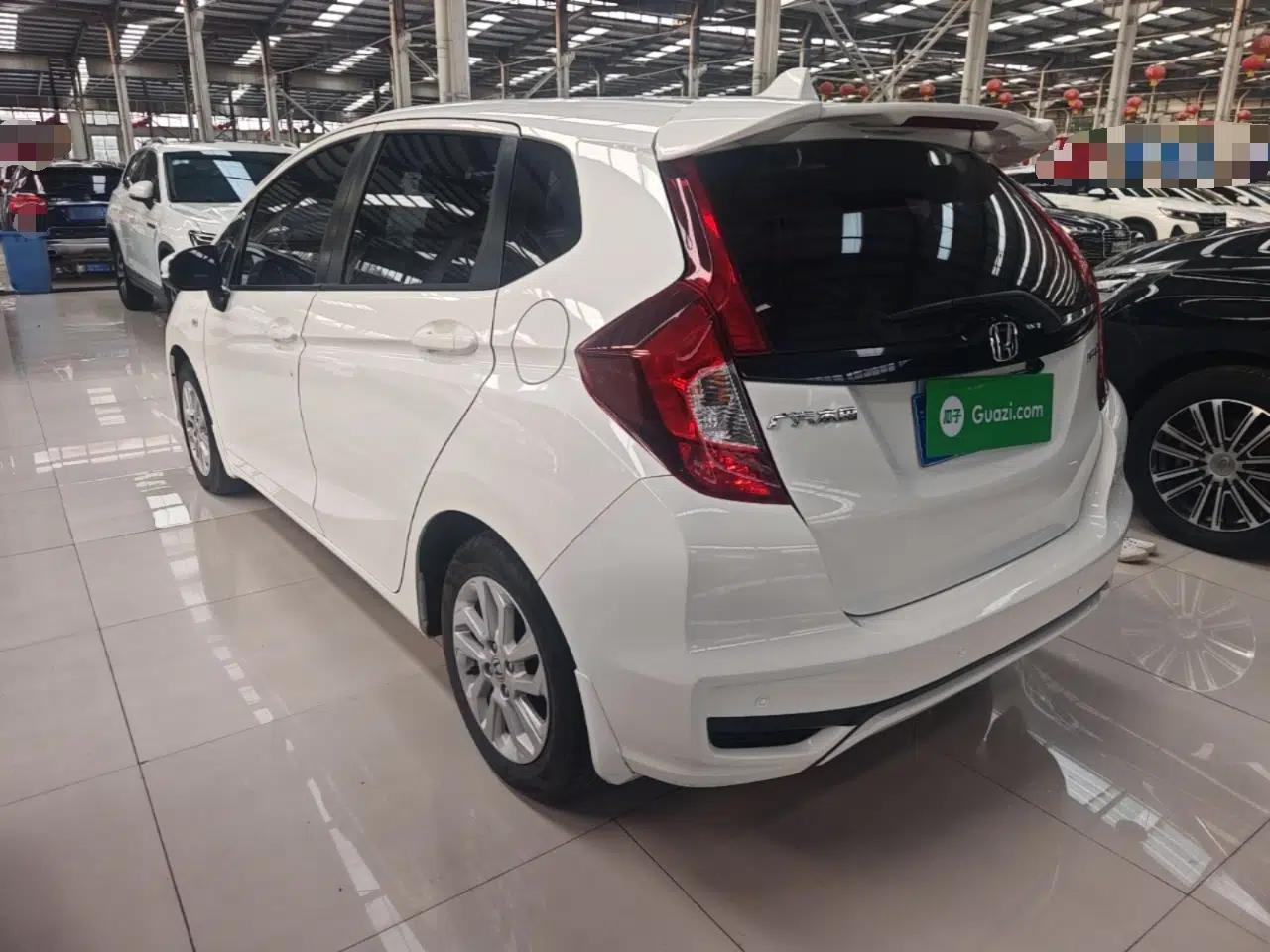 Honda Fit 2018 1.5L CVT Comfort Sunroof Version — миниатюра 4