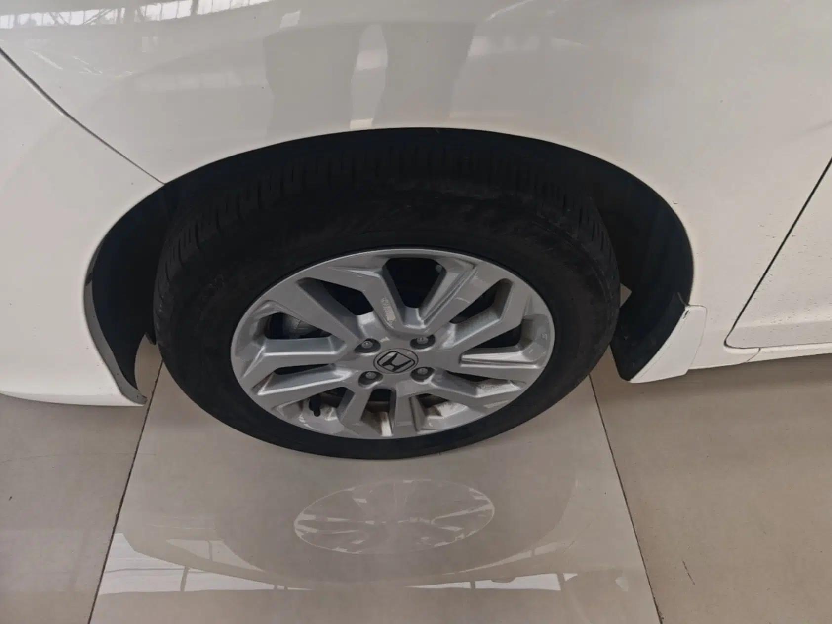 Honda Fit 2018 1.5L CVT Comfort Sunroof Version — миниатюра 10
