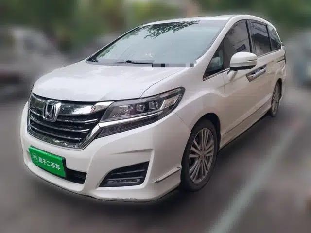 Honda Elysion 2016 2.4L Style Edition