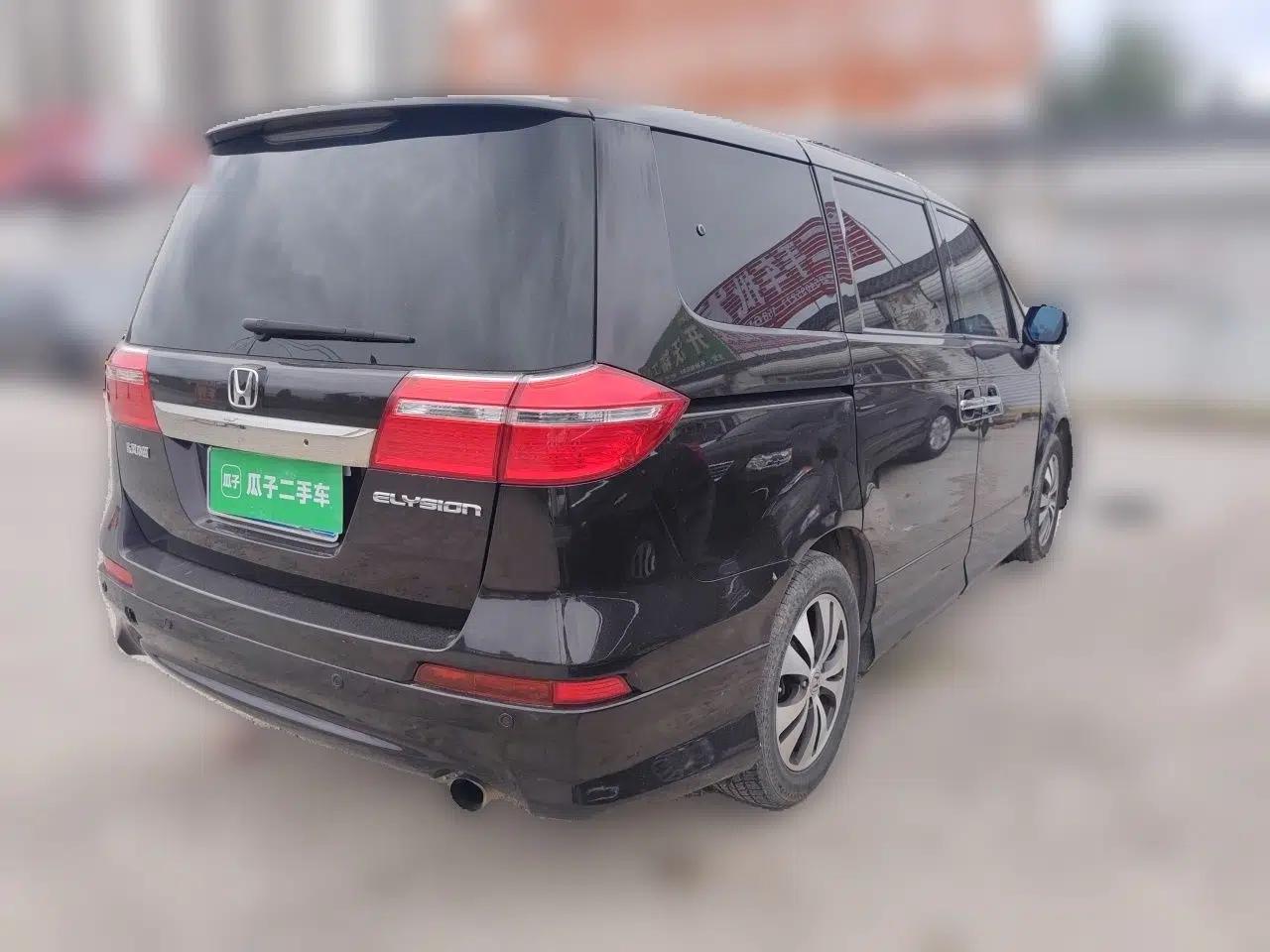 Honda Elysion 2012 2.4L VTi-S Prestige Edition — миниатюра 6
