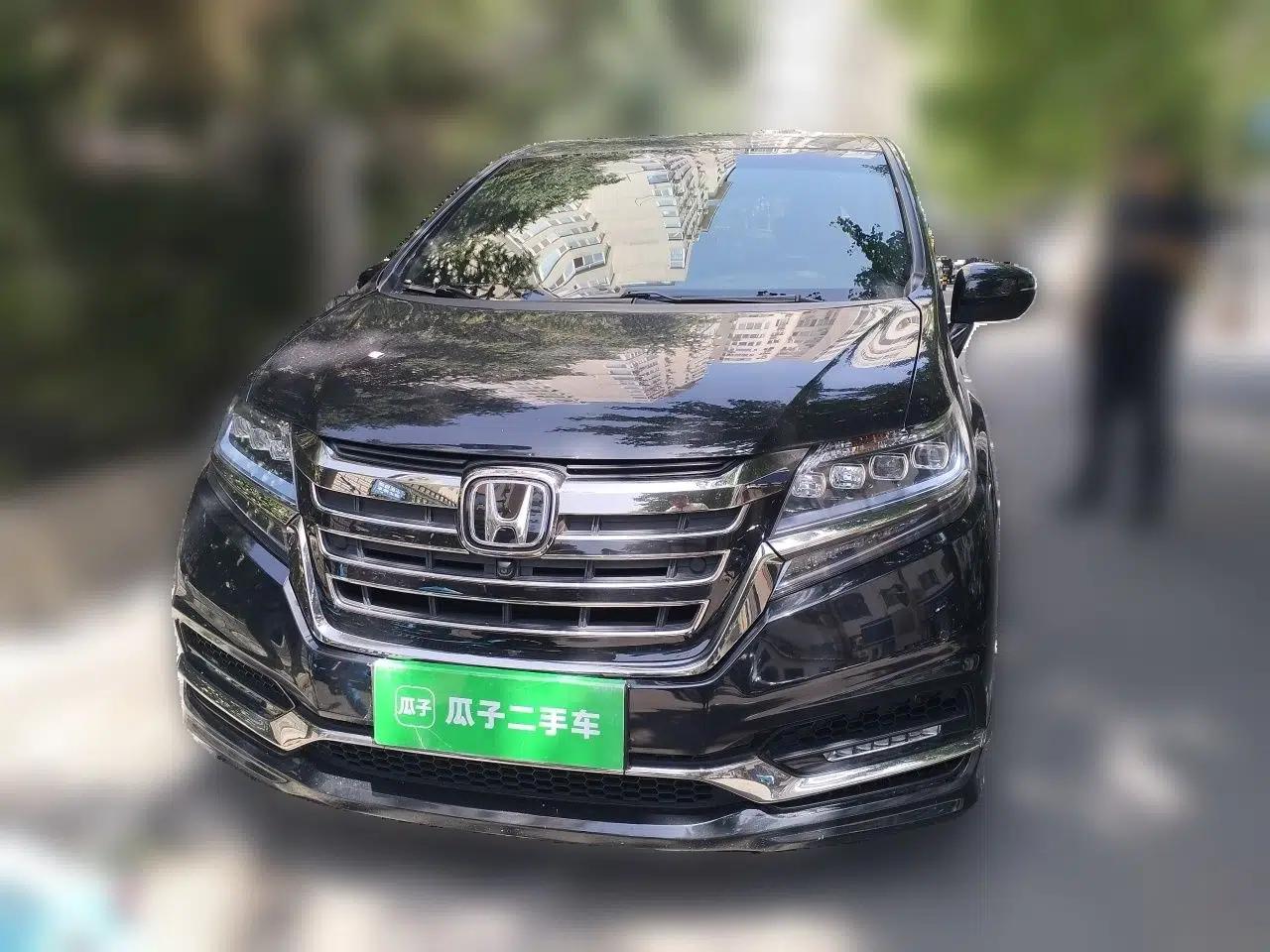 Honda Elysion 2019 2.0L Hybrid Luxury Edition — миниатюра 2
