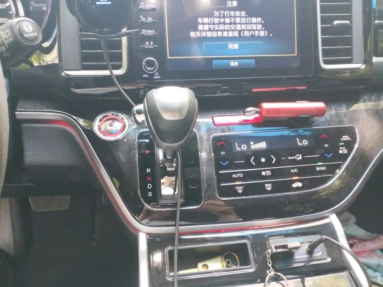 Honda Elysion 2019 2.0L Hybrid Luxury Edition — миниатюра 14