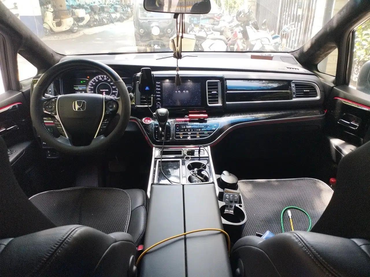Honda Elysion 2019 2.0L Hybrid Luxury Edition — миниатюра 9
