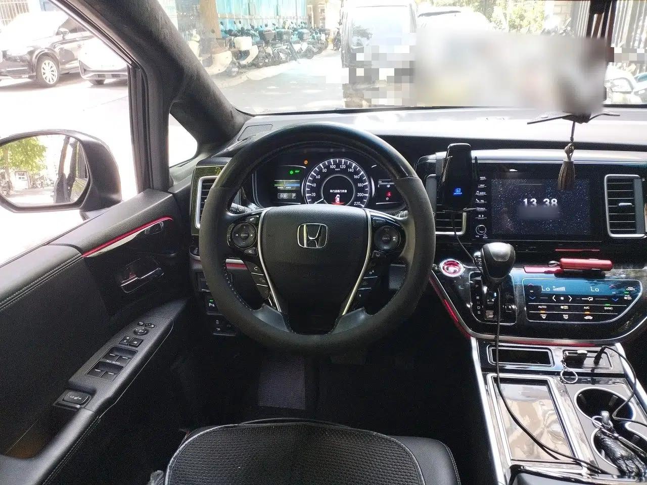 Honda Elysion 2019 2.0L Hybrid Luxury Edition — миниатюра 10