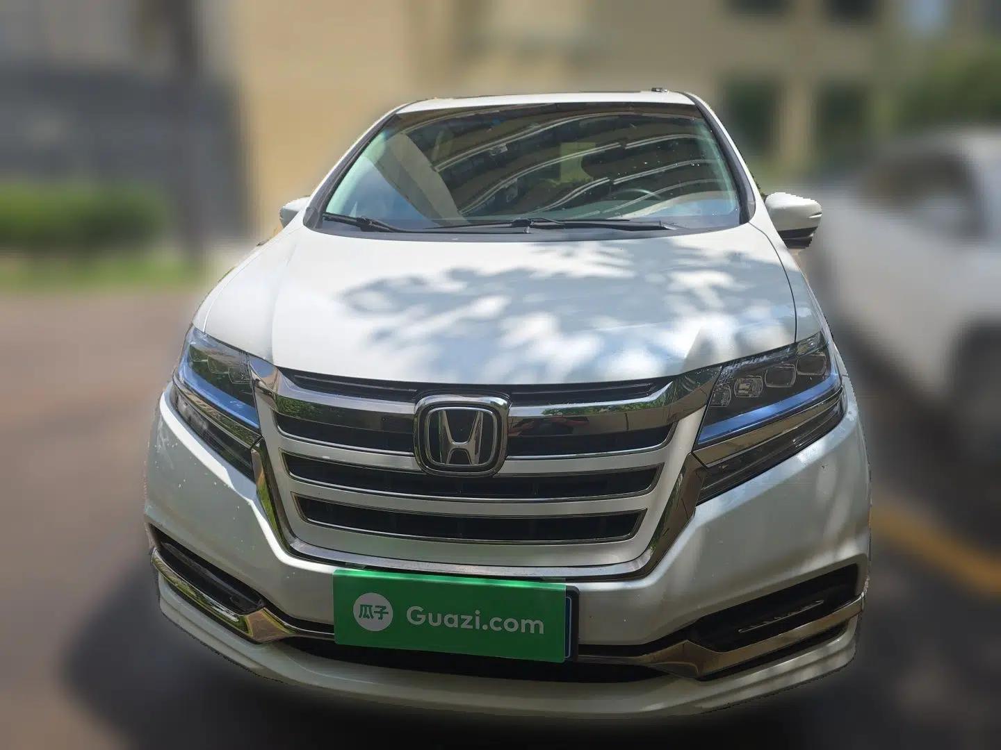 Honda Elysion 2019 2.0L Hybrid Luxury Edition — миниатюра 2