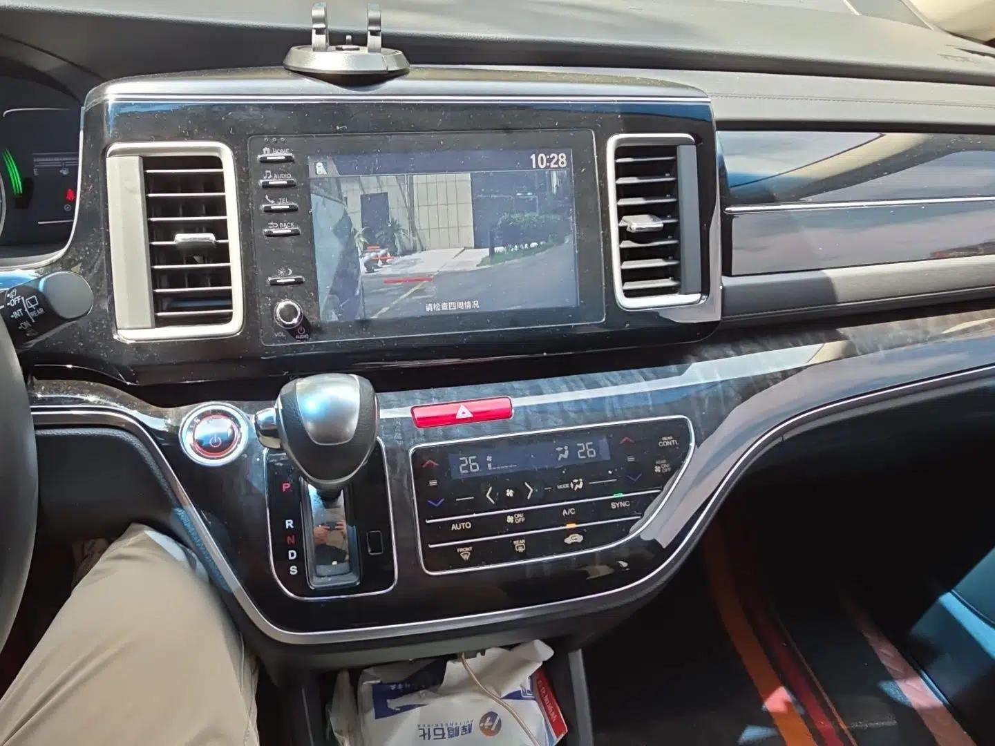 Honda Elysion 2019 2.0L Hybrid Luxury Edition — миниатюра 13