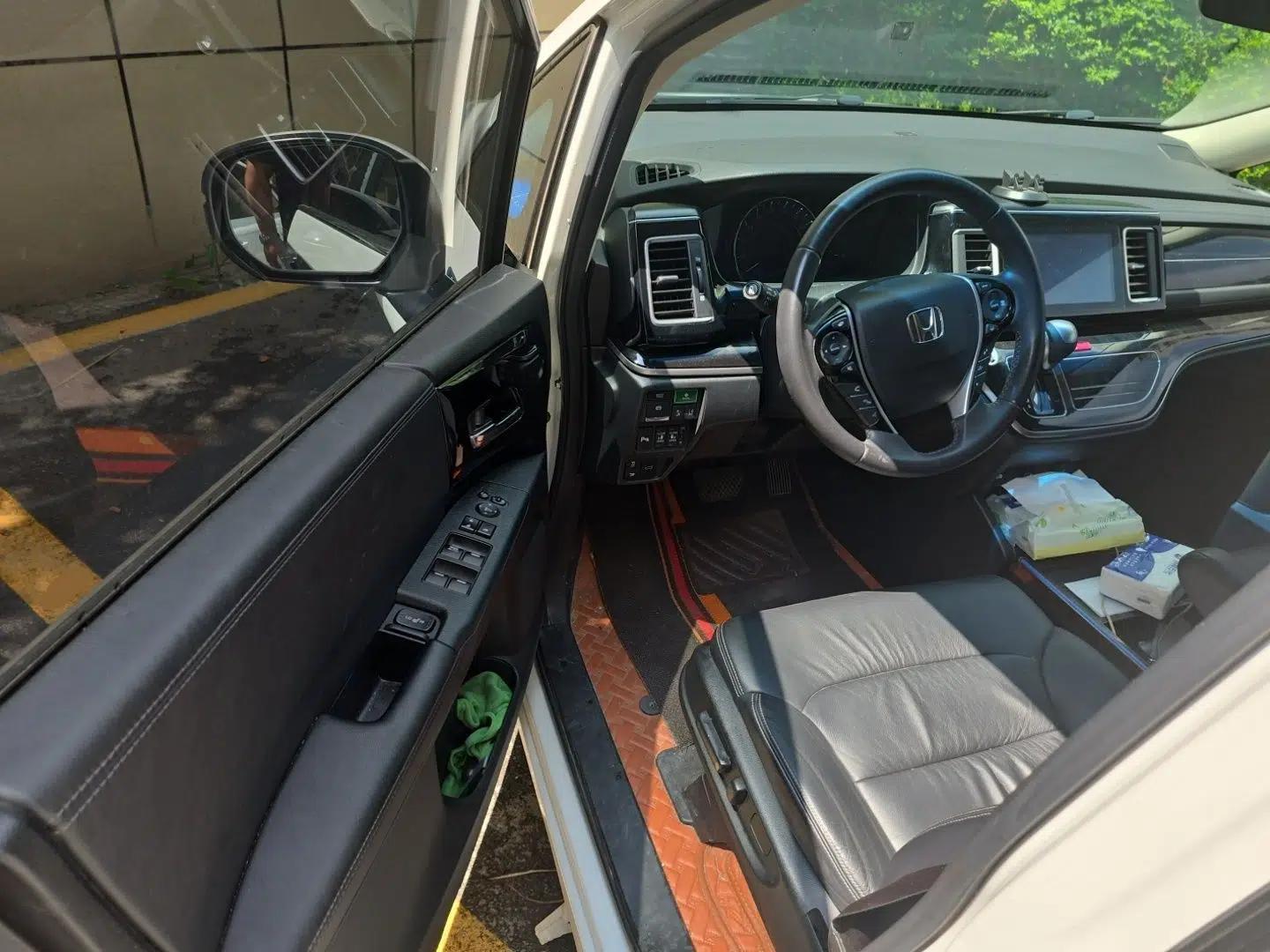 Honda Elysion 2019 2.0L Hybrid Luxury Edition — миниатюра 16