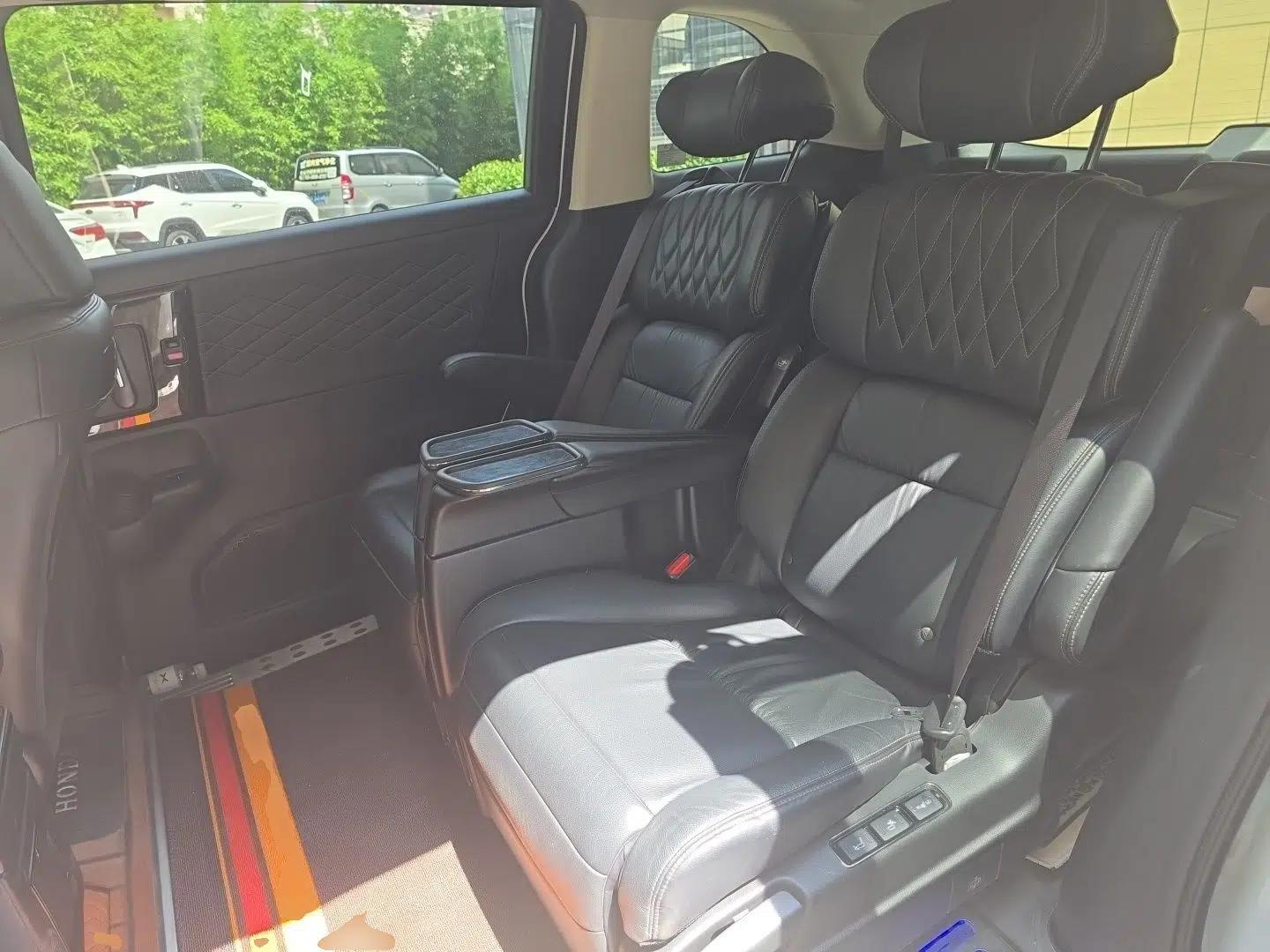 Honda Elysion 2019 2.0L Hybrid Luxury Edition — миниатюра 17