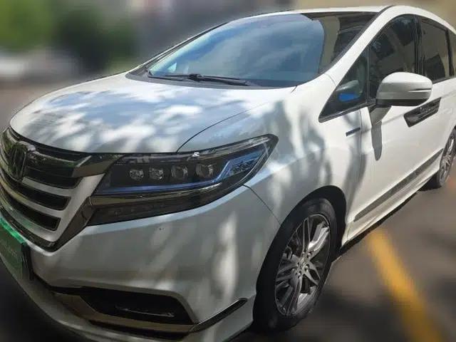 Honda Elysion 2019 2.0L Hybrid Luxury Edition