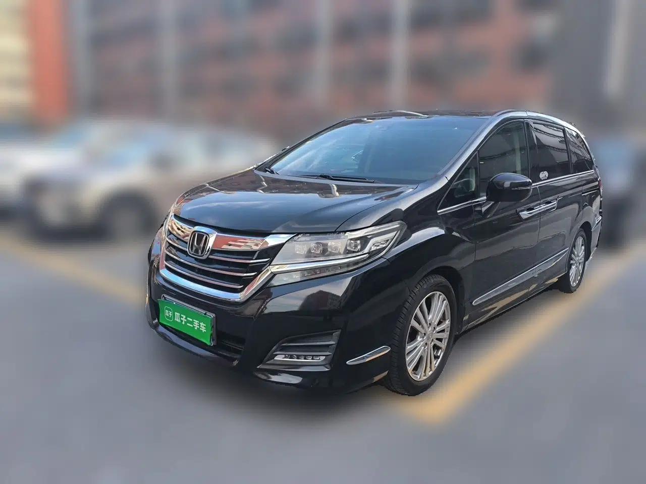 Honda Elysion 2016 2.4L Supreme Edition — миниатюра 1