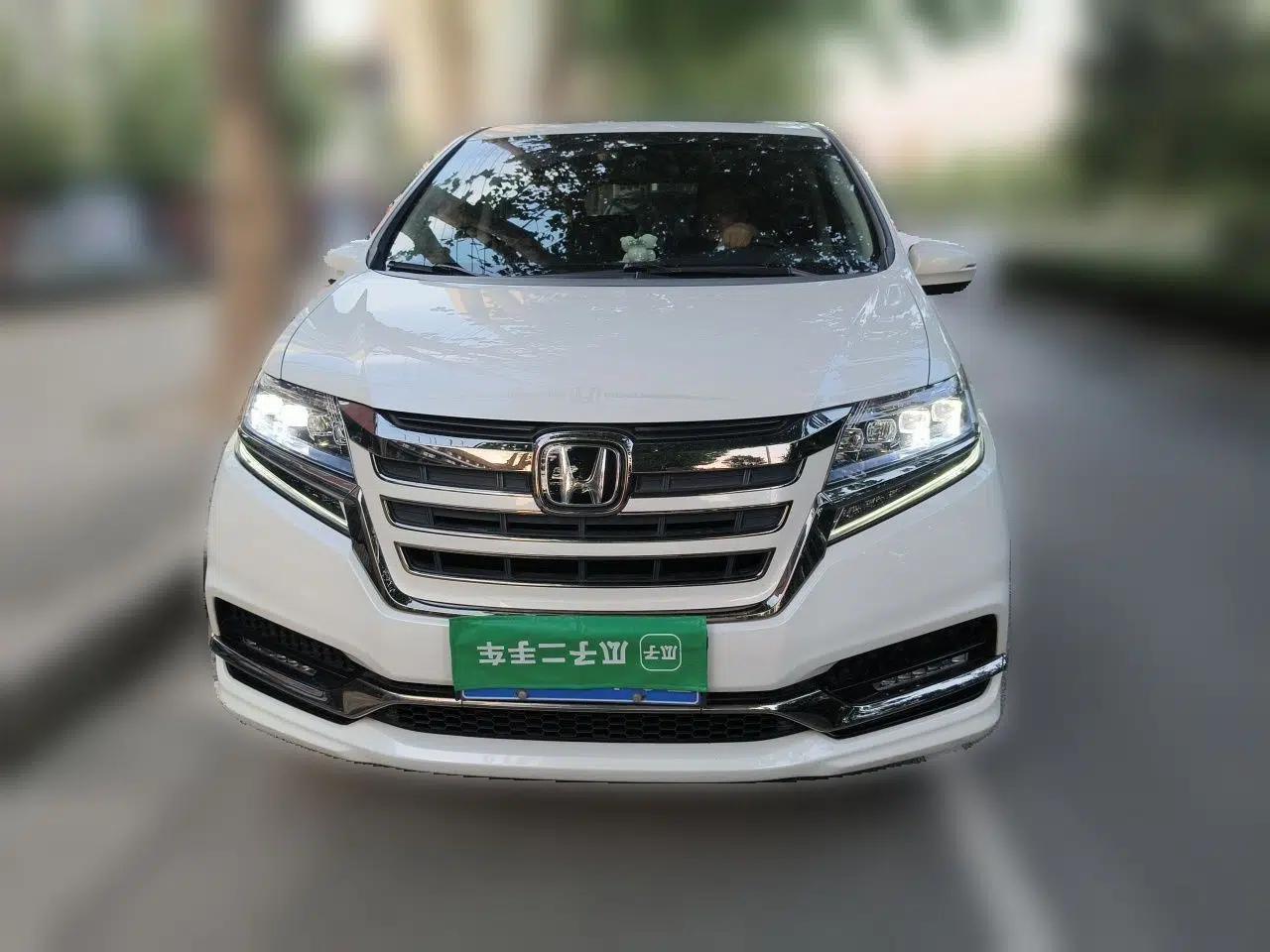 Honda Elysion 2019 2.0L Hybrid Luxury Edition — миниатюра 2