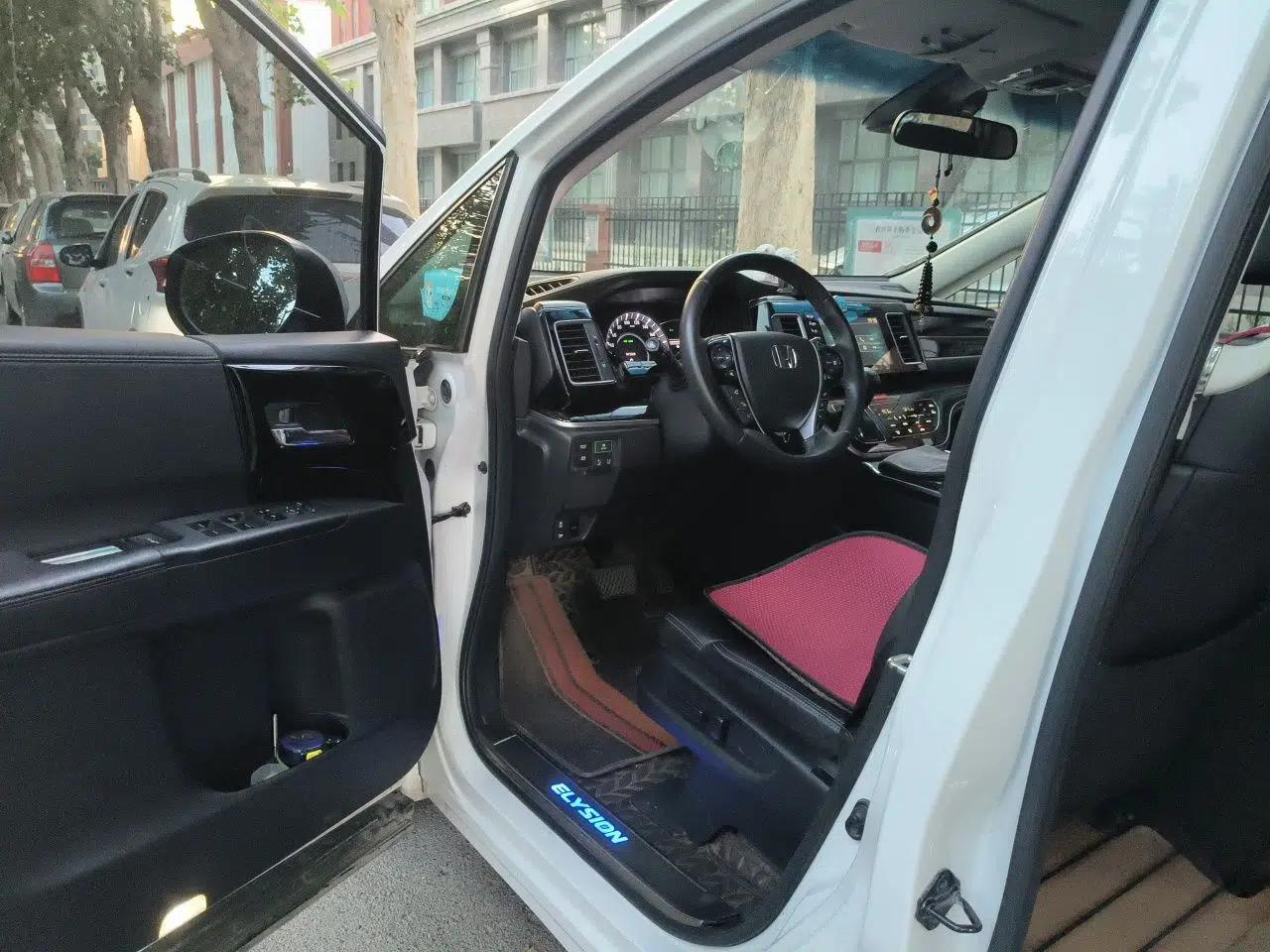 Honda Elysion 2019 2.0L Hybrid Luxury Edition — миниатюра 16