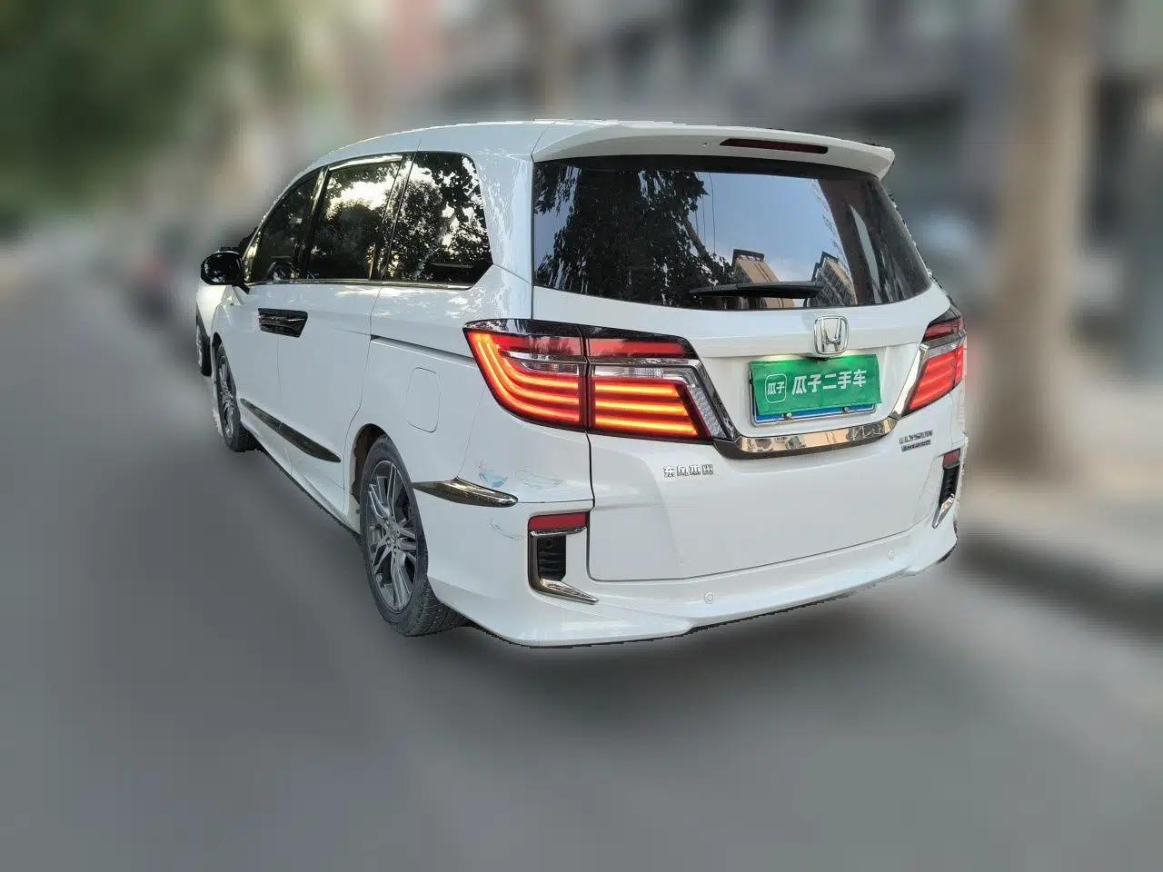 Honda Elysion 2019 2.0L Hybrid Luxury Edition — миниатюра 4