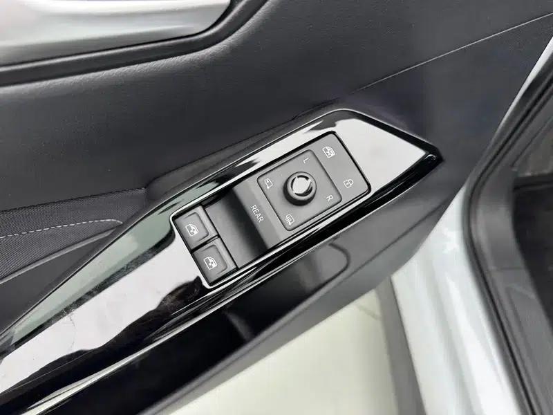 Volkswagen ID.3 2023 Upgraded Pure Smart Edition — миниатюра 26