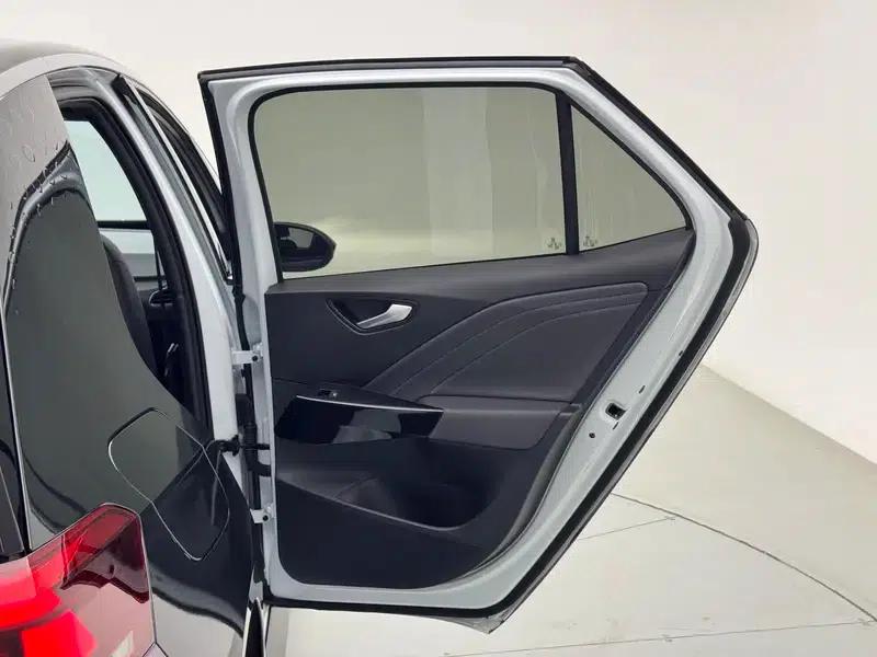 Volkswagen ID.3 2023 Upgraded Pure Smart Edition — миниатюра 27