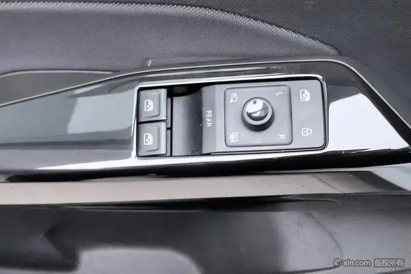 Volkswagen ID.3 2023 Upgraded Pure Smart Edition — миниатюра 22