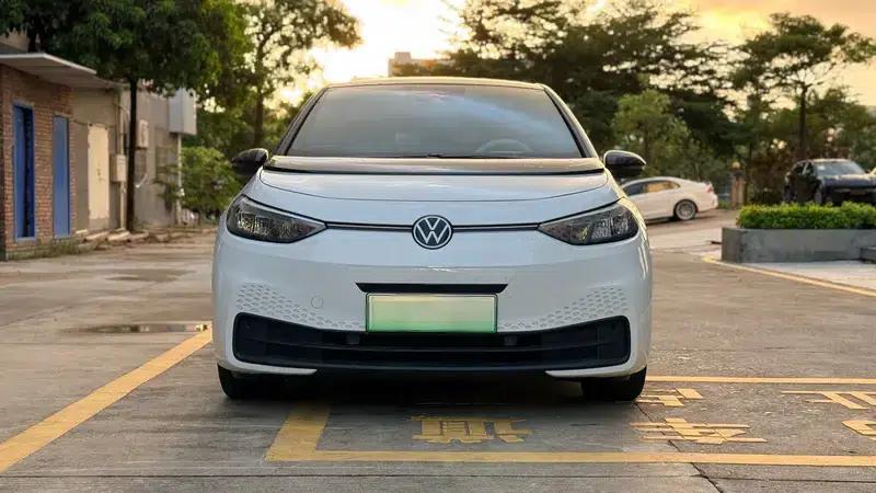 Volkswagen ID.3 2025 Smart Edition with Outstanding Oxygen — миниатюра 2