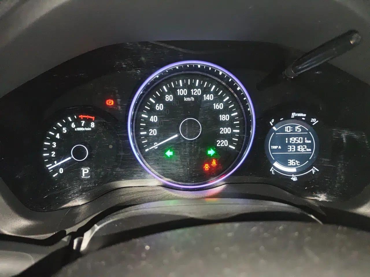 Honda Vezel 2018 1.5L CVT 2WD Technology Elite Model — миниатюра 11